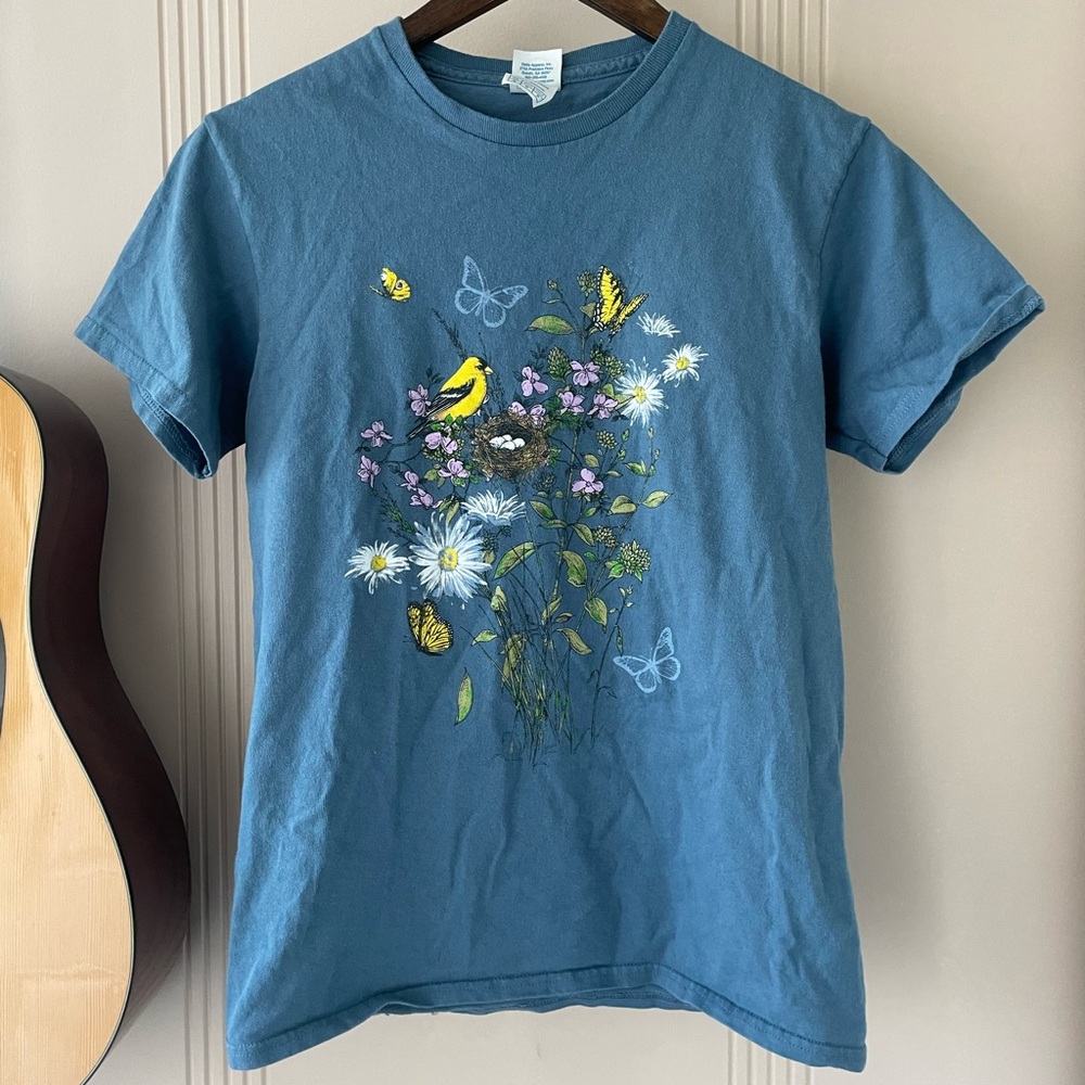 Vintage Graphic Tee Shirt Spring Butterflies Print
